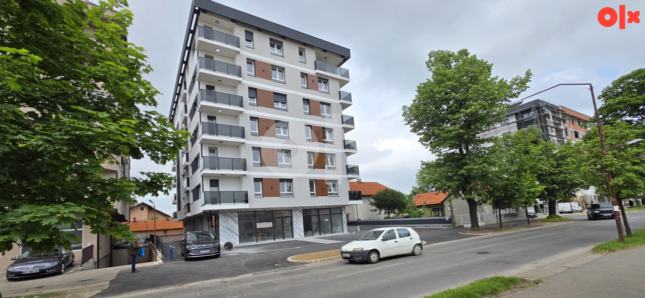 PRODAJE SE POSLOVNI PROSTOR u Bijeljini 140m2, i STAN 65m2 11