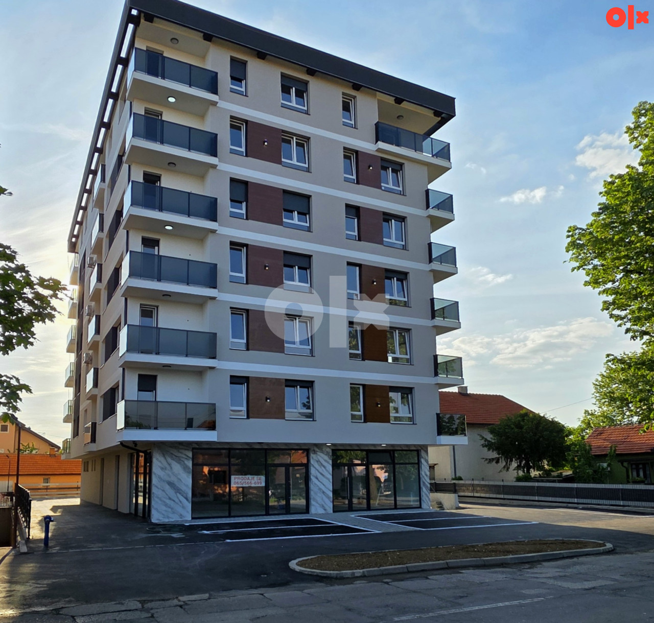 PRODAJE SE POSLOVNI PROSTOR u Bijeljini 140m2, i STAN 65m2