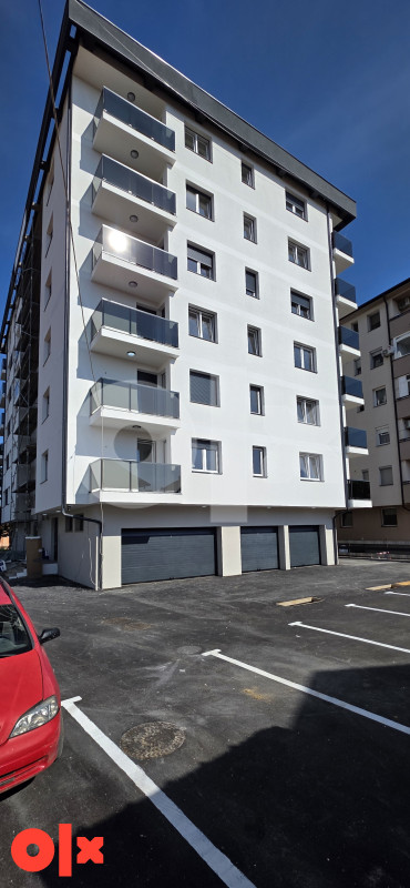 PRODAJE SE POSLOVNI PROSTOR u Bijeljini 140m2, i STAN 65m2 7