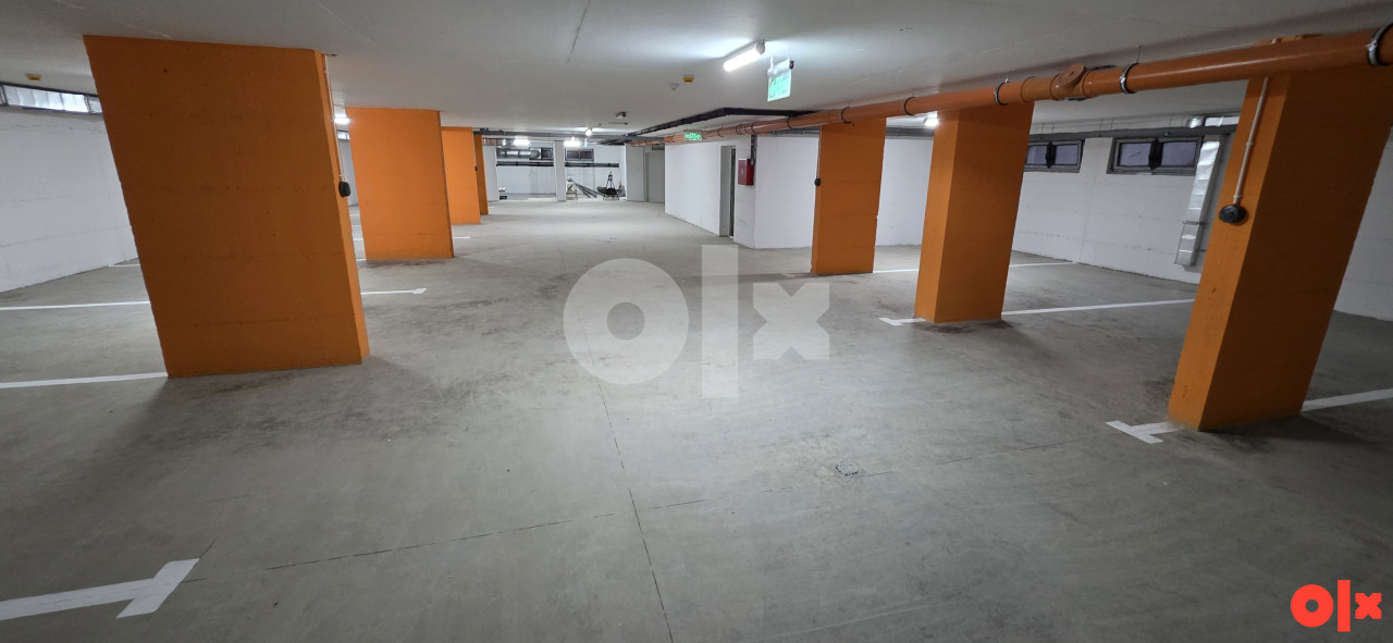 PRODAJE SE POSLOVNI PROSTOR u Bijeljini 140m2, i STAN 65m2 8