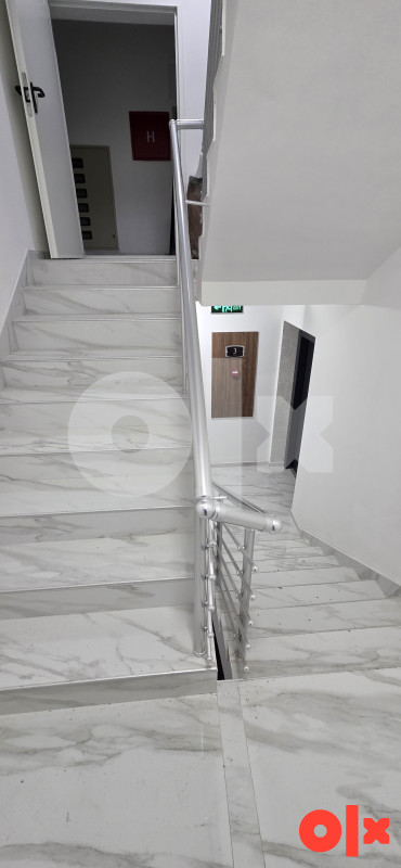 PRODAJE SE POSLOVNI PROSTOR u Bijeljini 140m2, i STAN 65m2 4