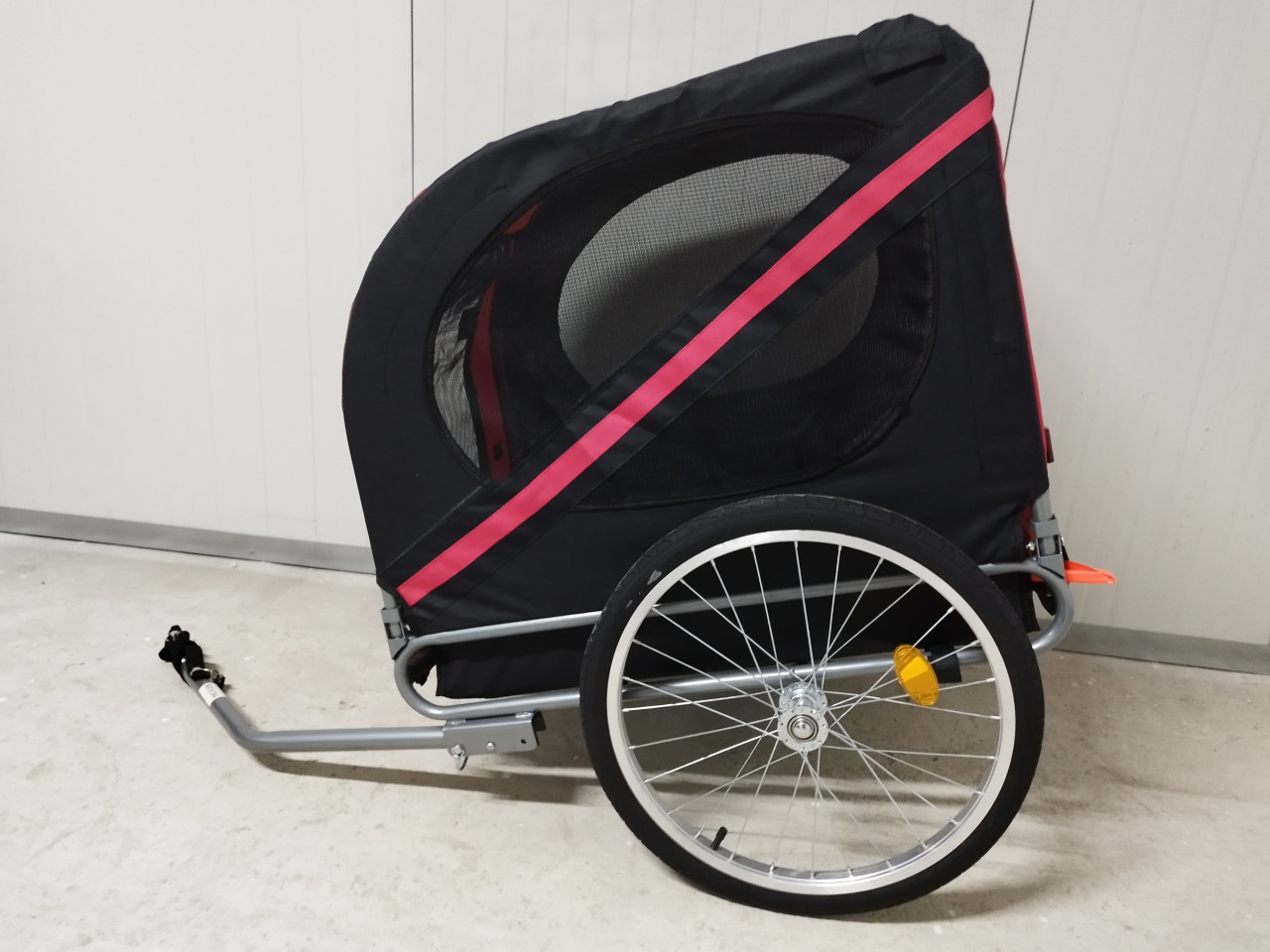 Biciklo prikolica, teret max 26kg, crno-crvena