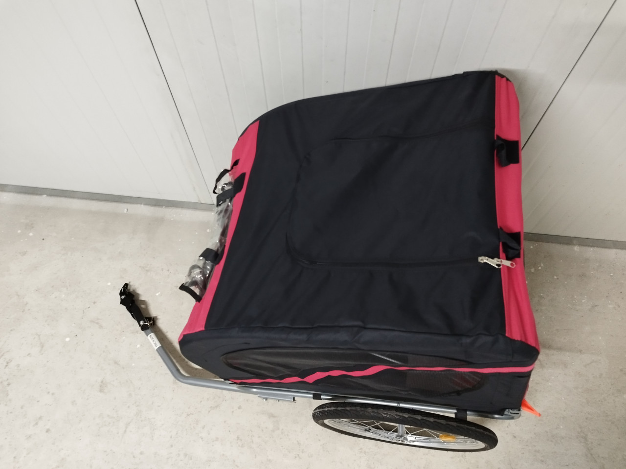 Biciklo prikolica, teret max 26kg, crno-crvena
