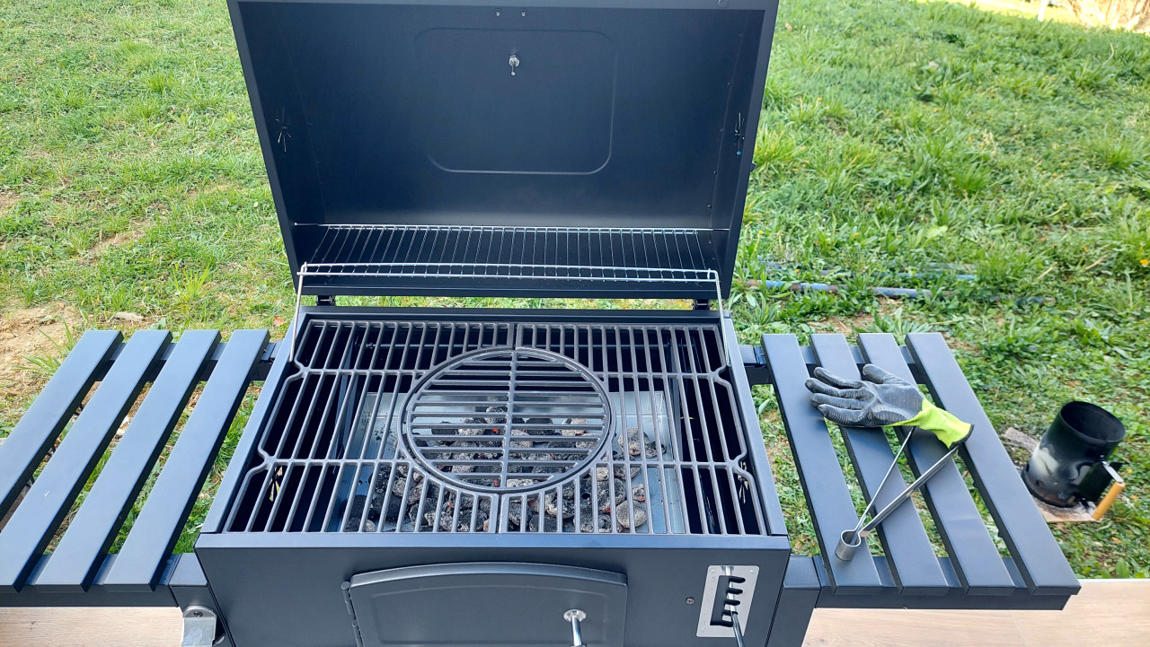 Rostilj / Grill na ugalj Jamestown Jaxon XL