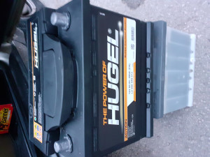 AKUMULATOR 60AH-HUGEL..KAO NOV...UVOZ