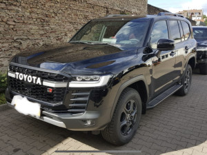 Toyota Land Cruiser 300 GR 3.3 V6 Twin Turbo Diesel