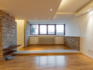 Renoviran Trosoban Stan - Sarajevo Centar - Ciglane 78m2 photo 2