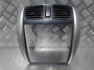 Blenda okvir za radio mazda premacy 2000-05