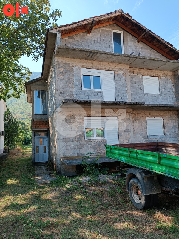 Prodaje se kuca sa 2,5 duluma zemljišta ,Vrapčići, Mostar 2
