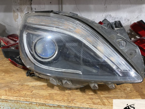 MERCEDES W246 B desni far xenon