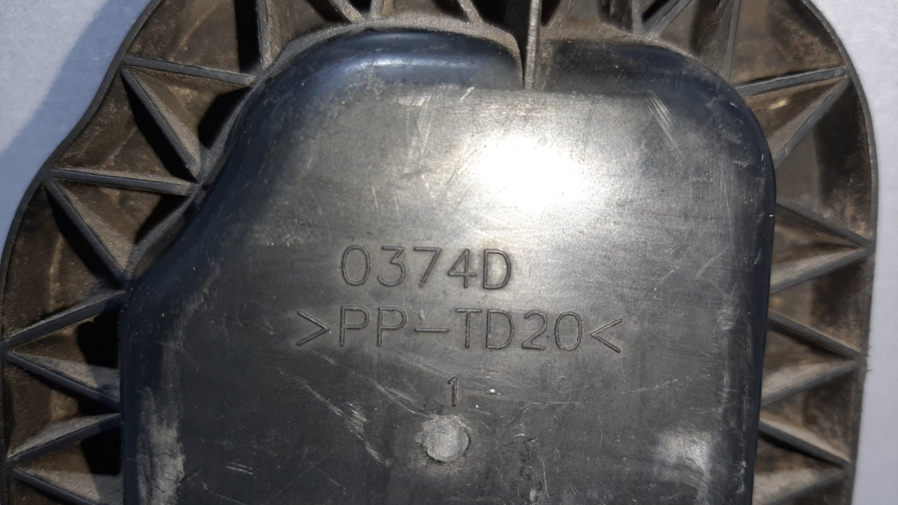 POKLOPAC FARA FORD FOCUS > 98-01 0374D PP TD20