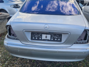Zadnja sajba Mercedes S klasa W220