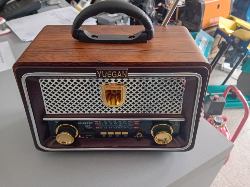 RADIO TRANZISTOR RETRO RADI BEZ STRUJE I NA STRUJU