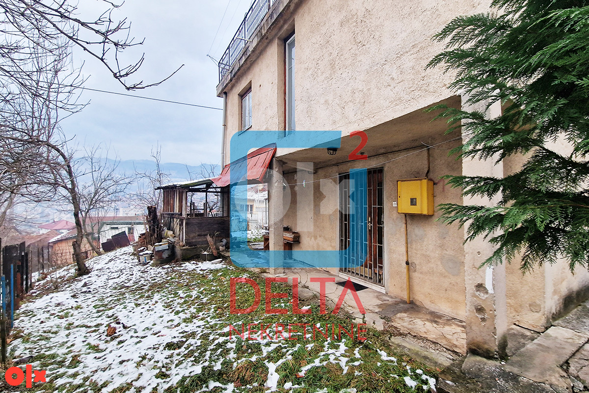 Kuća na parceli 359 m² / Bistrik / Stari Grad - Més