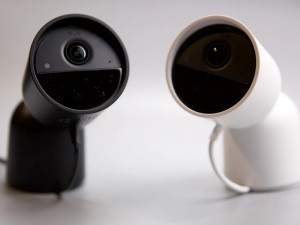 Philips Hue Secure Wired Camera with Stand