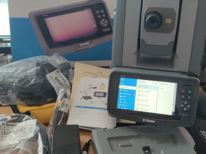 TRIMBLE TCU5 kontroler sa Access softverom