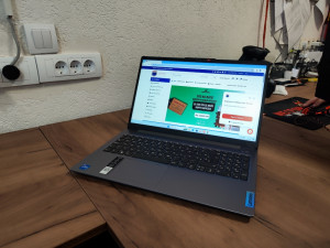 Lenovo IdeaPad Slim 3 i5 12450H/16GB DDR5/512GB/Intel UHD 8GB