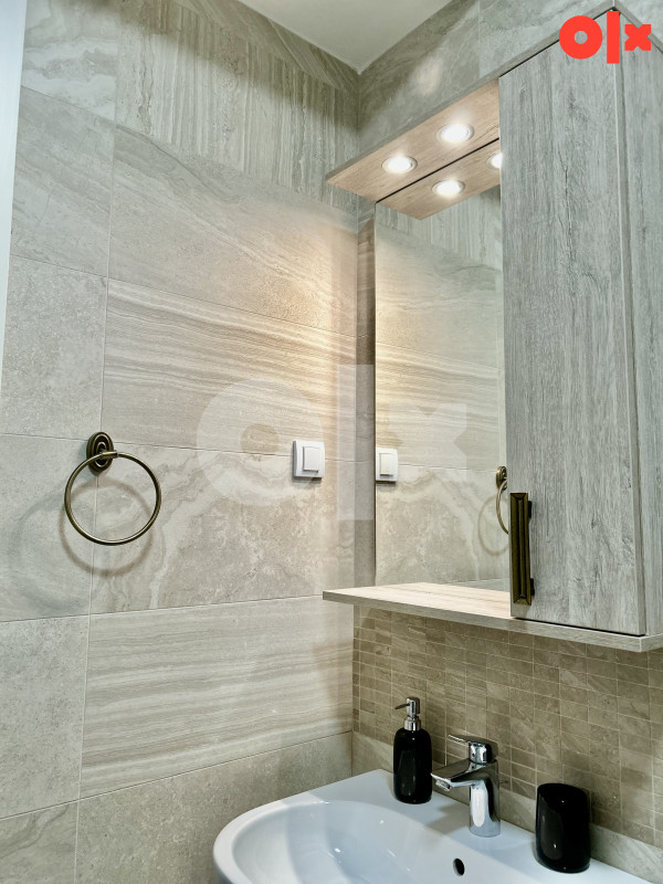 23 Stan na dan Banja Luka s pogledom na trg ,centar 065 978 328 9