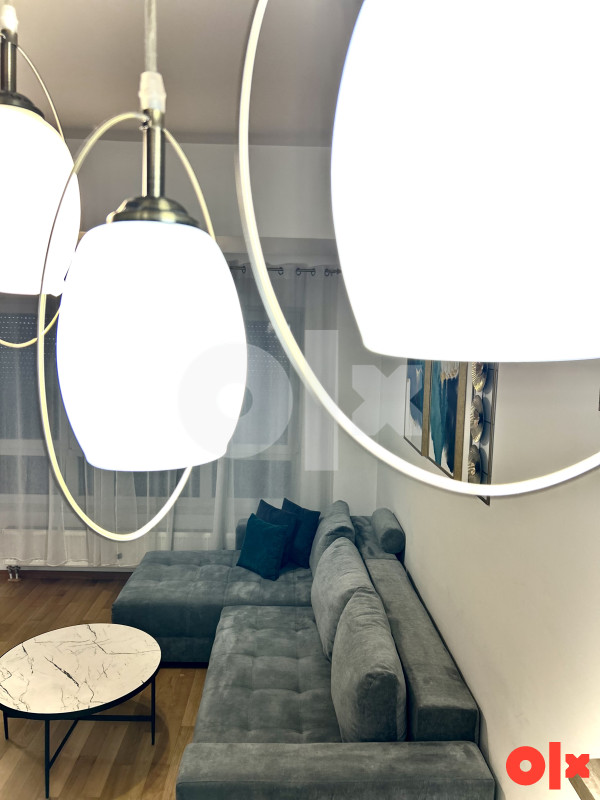 23 Stan na dan Banja Luka s pogledom na trg ,centar 065 978 328 3