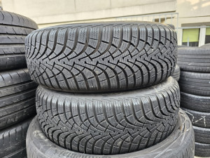 Prodajem 2 gume 195 60 16 Goodyear 7mm