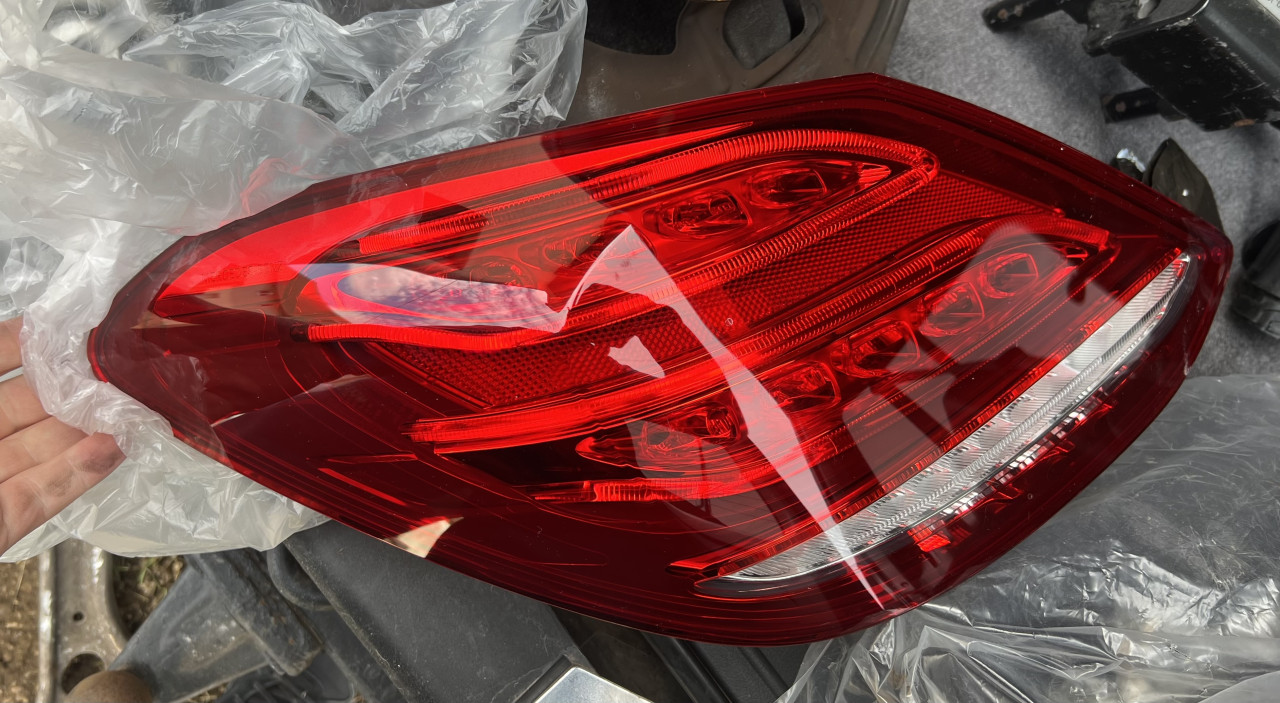 Mercedes C W205 lijevi stop Led limuzina a2059060357
