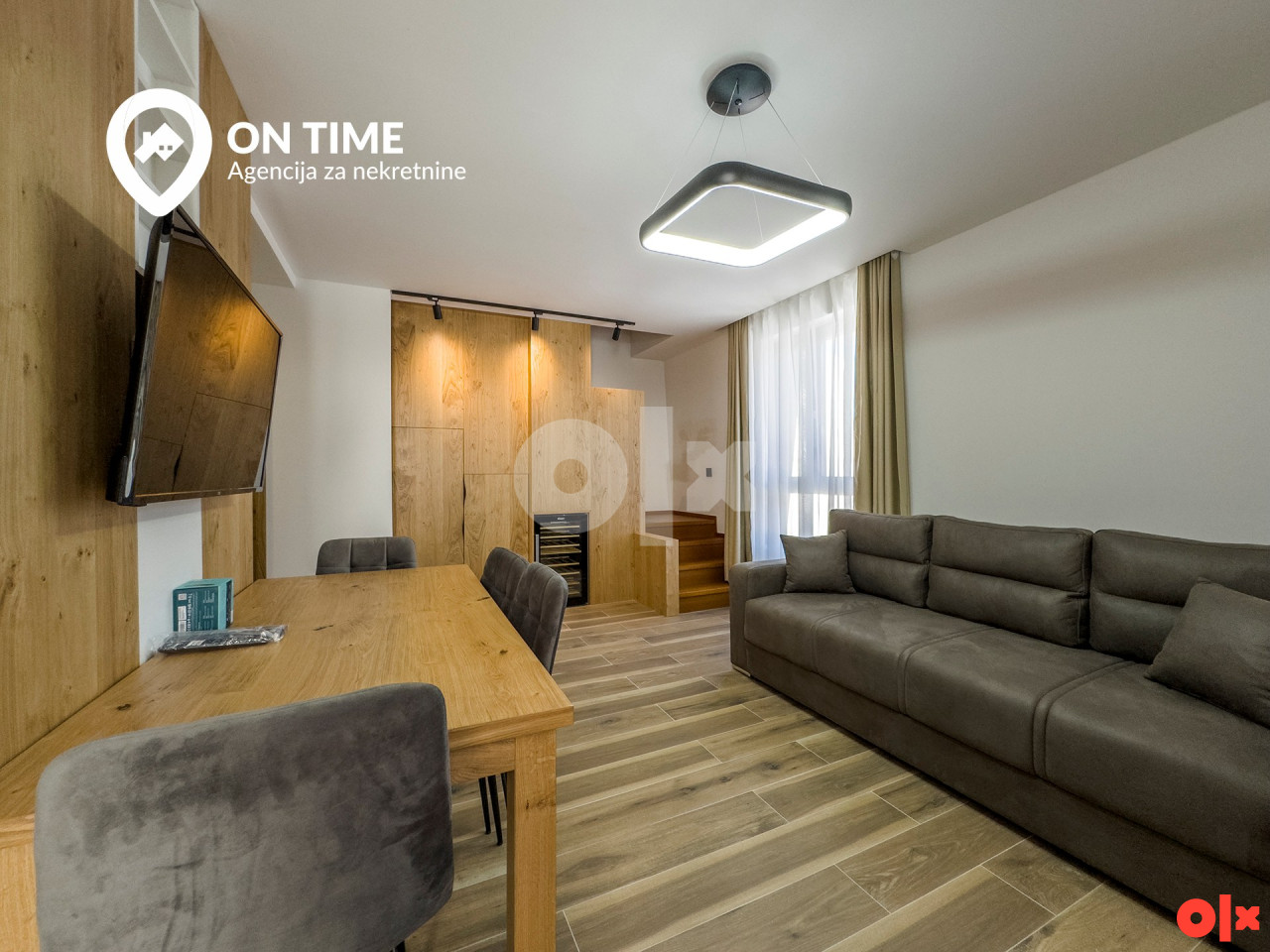 ON TIME prodaje: Apartman, četverosoban, Jahorina 2