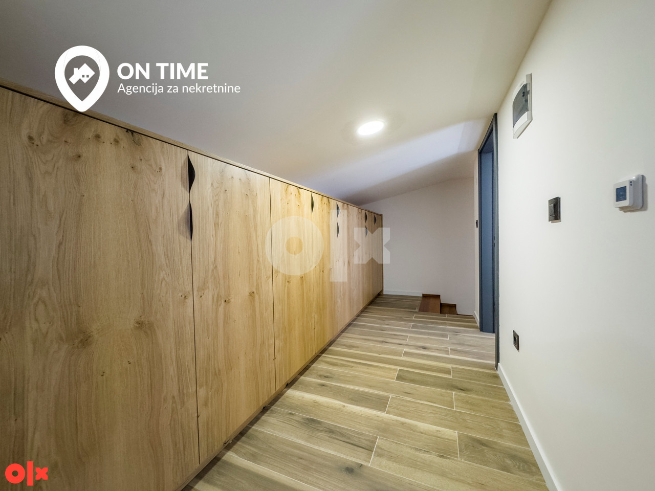 ON TIME prodaje: Apartman, četverosoban, Jahorina 7