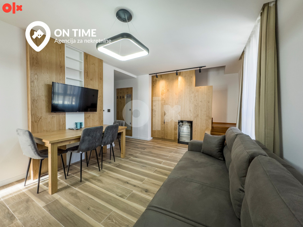 ON TIME prodaje: Apartman, četverosoban, Jahorina 15