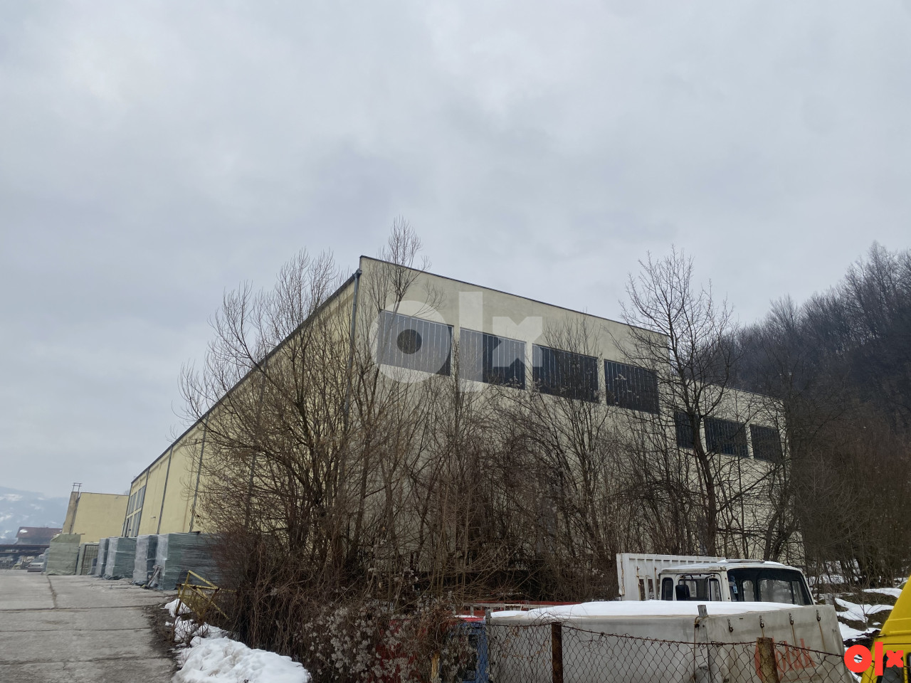 Poslovni prostor objekat skladiste hala Hadžići 2300m2 PRODAJA, I 3