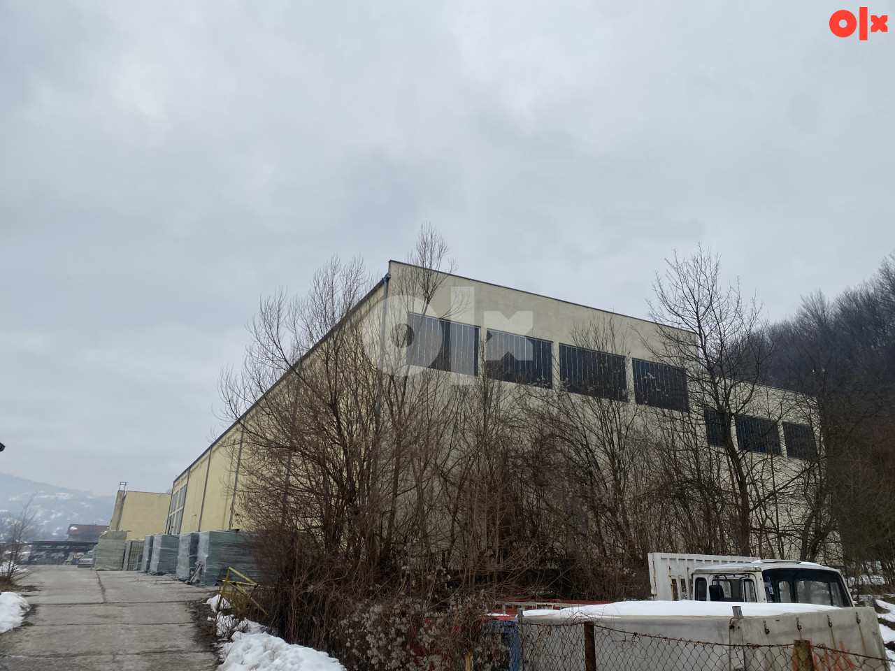 Poslovni prostor objekat skladiste hala Hadžići 2300m2 PRODAJA, I 4