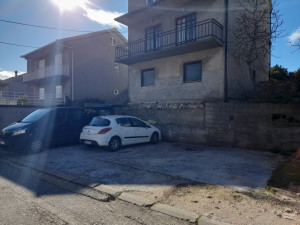 Prodaje se obiteljska kuća u Neumu photo 2