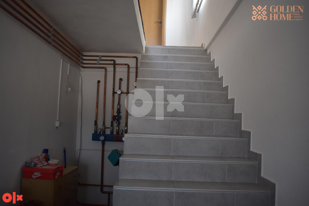 Kuća sa poslovnim prostorom i halom u Vitezu – další