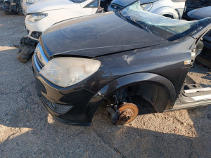Opel Astra H 2007 1.6B-Dijelovi limarije i mehanike