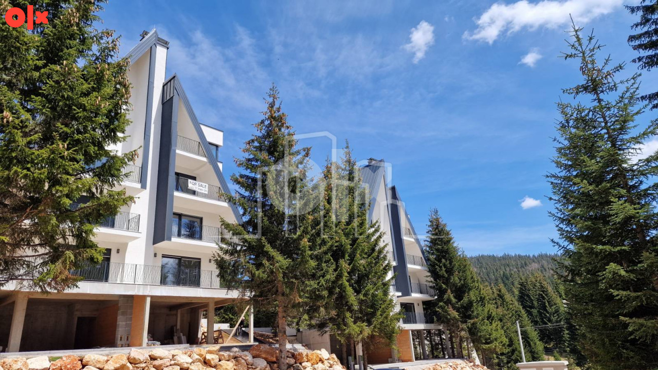 Dvosoban nov opremljen apartman sa parkingom Dvorišta 2