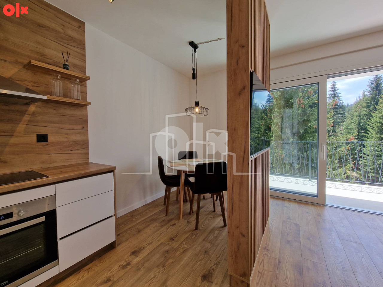 Dvosoban nov opremljen apartman sa parkingom Dvorišta 7