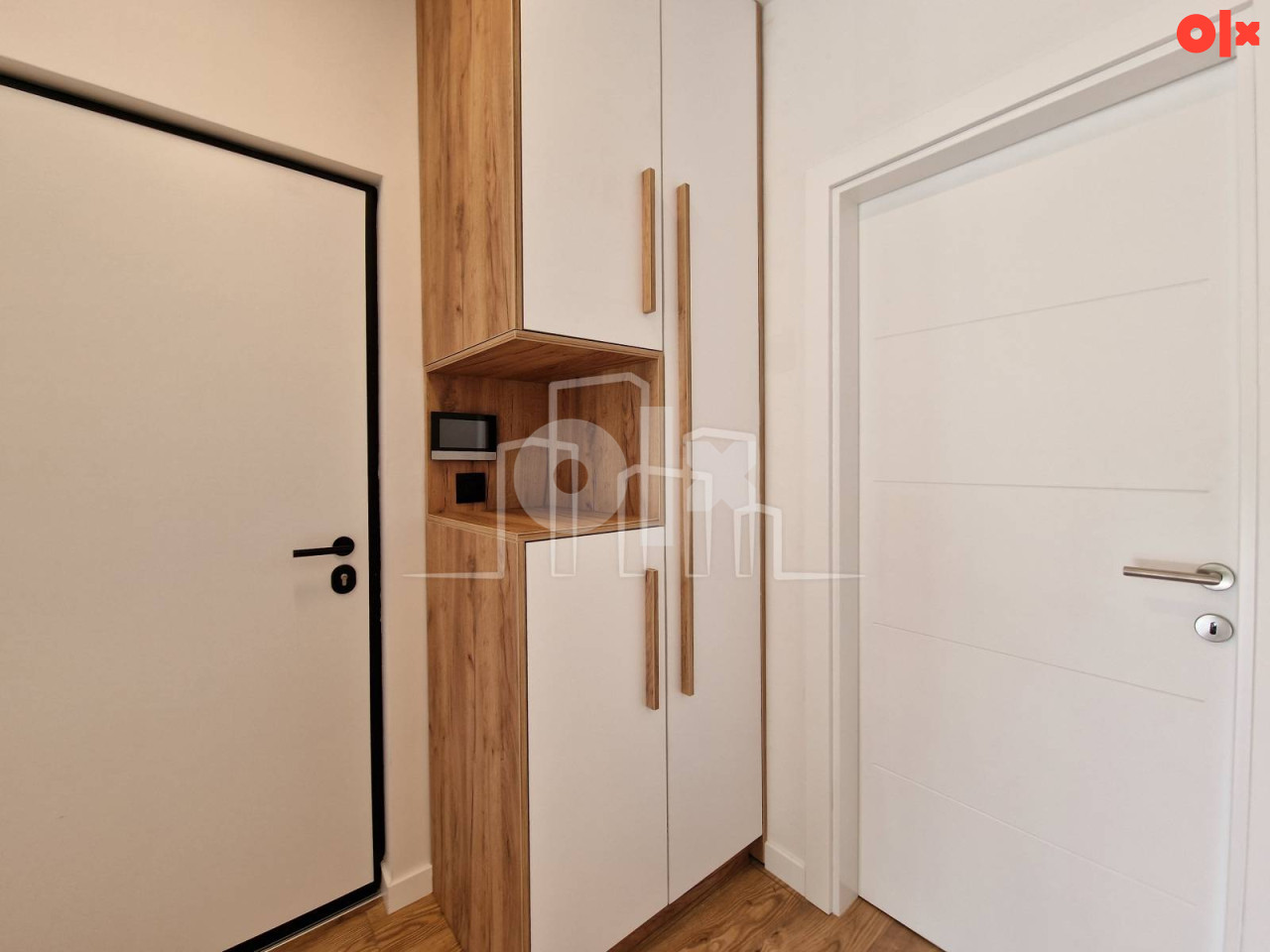 Dvosoban nov opremljen apartman sa parkingom Dvorišta 12