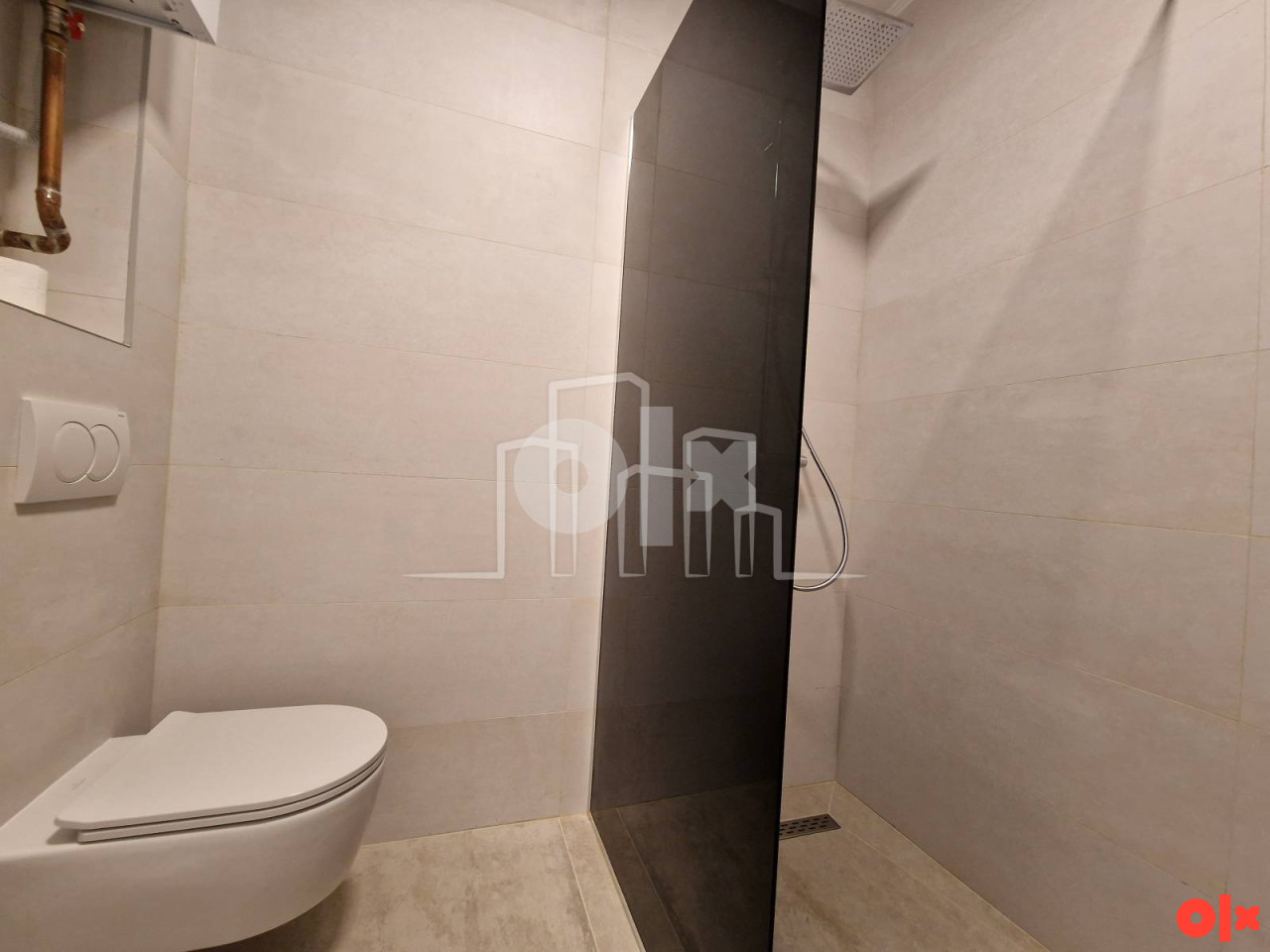 Dvosoban nov opremljen apartman sa parkingom Dvorišta 13