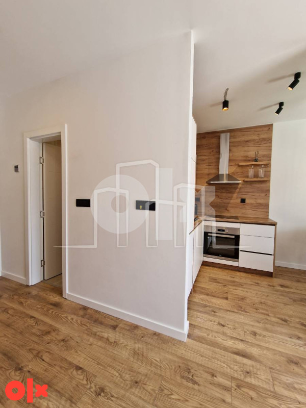Dvosoban nov opremljen apartman sa parkingom Dvorišta 15