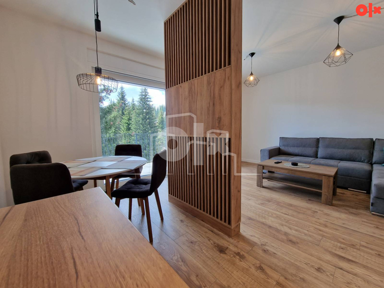 Dvosoban nov opremljen apartman sa parkingom Dvorišta 24