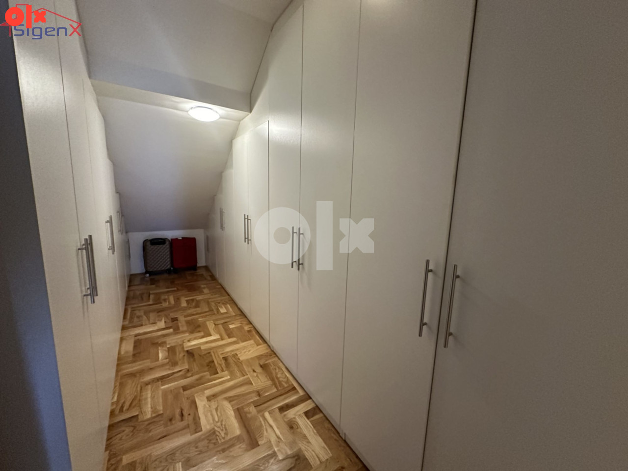Dvoetažni petosoban stan / Skenderija / Centar 22