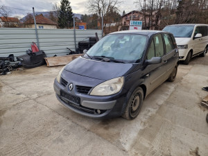 Prednji branik renault scenic 2007 far