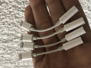 IPHONE APPLE 3.5 mm ADAPTER SLUŠALICA 20KM