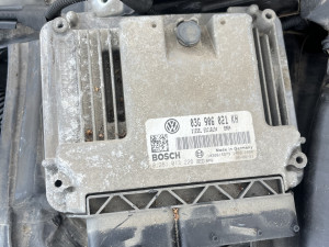 03G906021KH RACUNAR ecu KOMPJUTER VW 0281013226