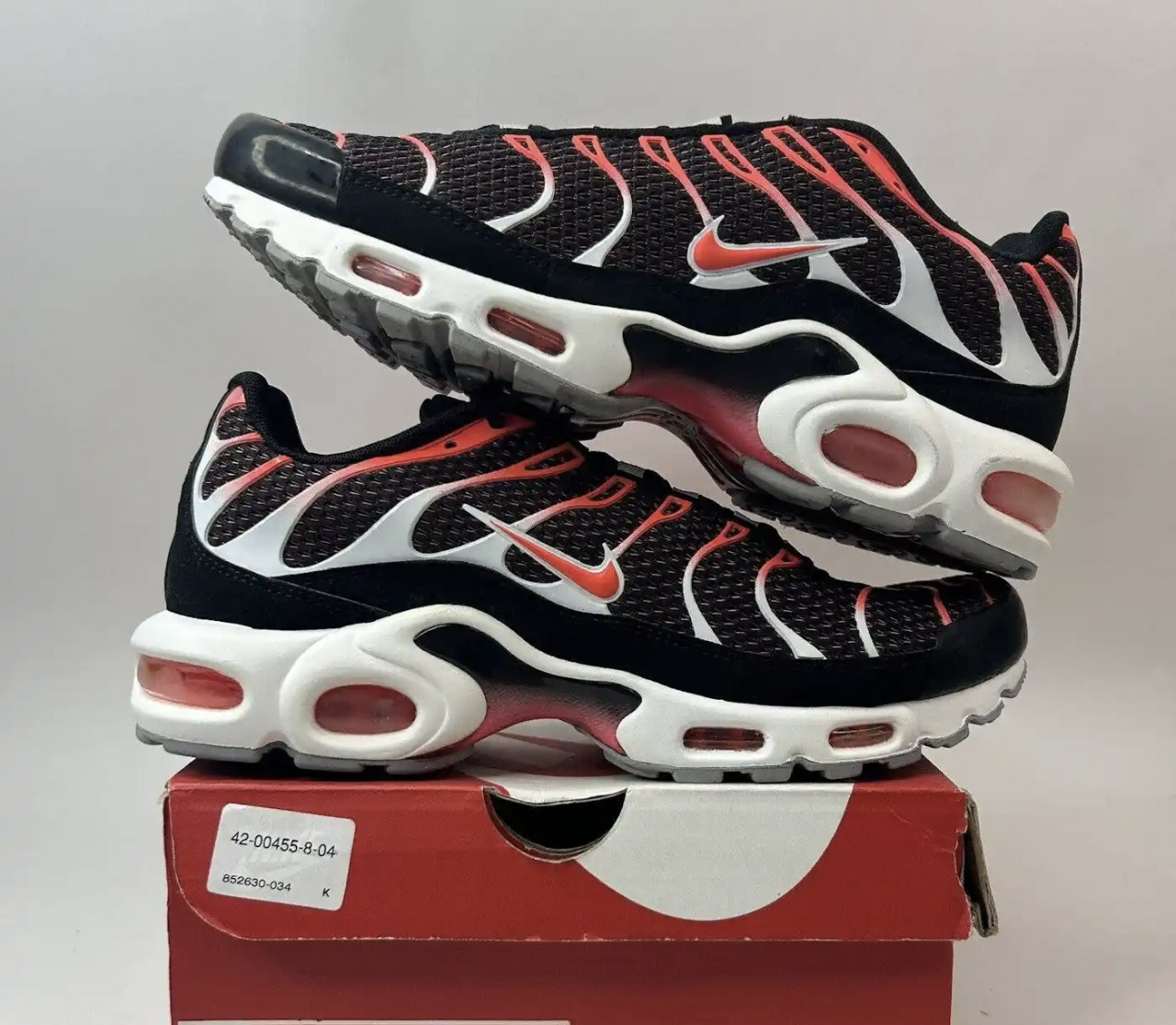 nike tn hot lava