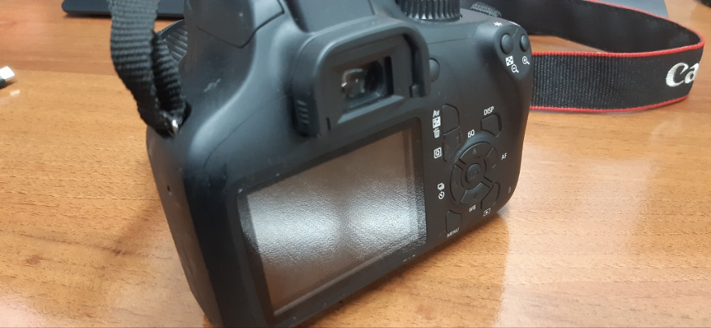 Canon EOS 4000D