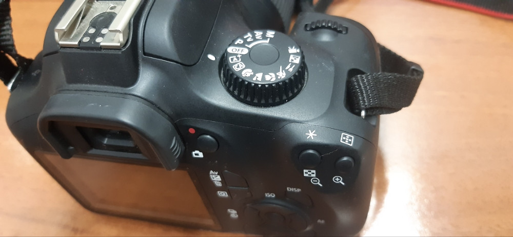 Canon EOS 4000D
