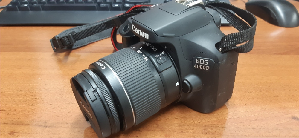Canon EOS 4000D