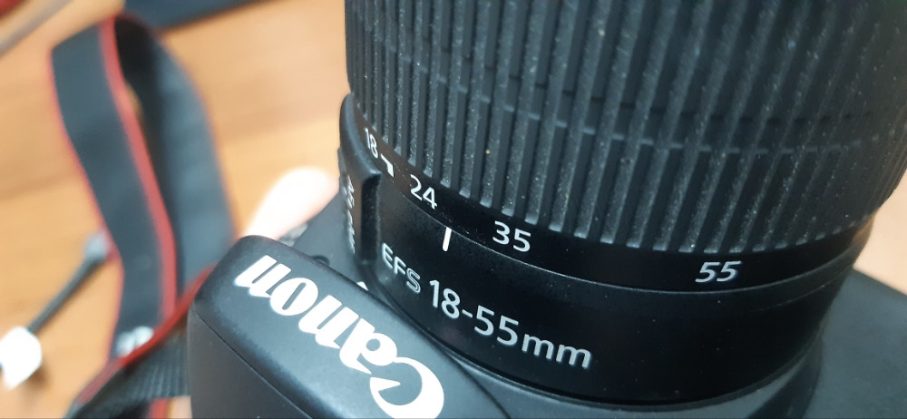 Canon EOS 4000D