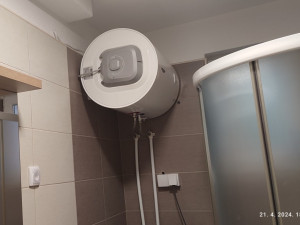 Ariston bojler PRO1 R 80l 2000W Horizontalni (montaža u KS)