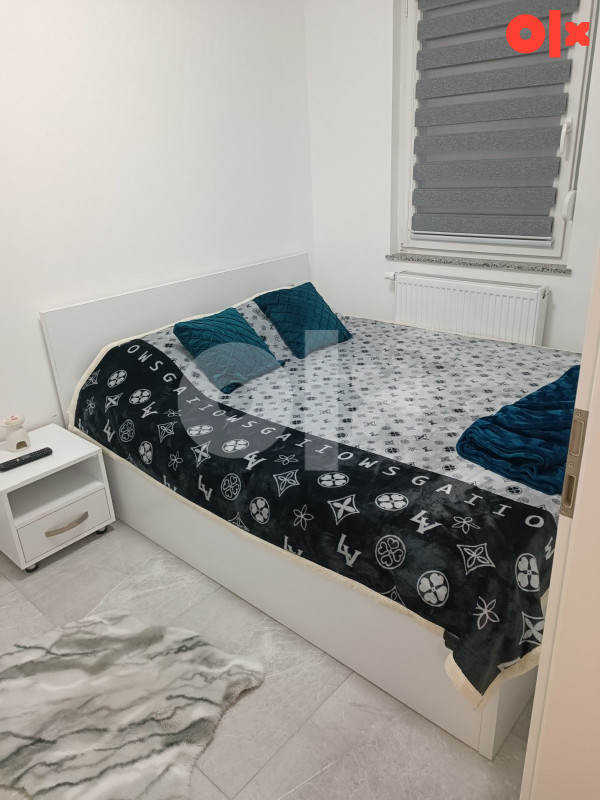Stan Srebrenik 40m2 2
